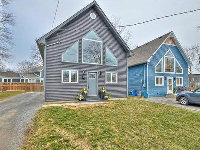 16 LOOMIS Crescent Crystal Beach Ontario