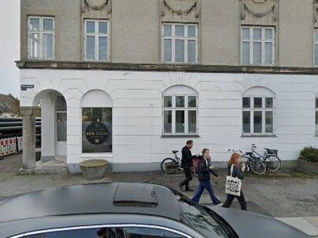 15 m2 clinic, office space for rent in Valby