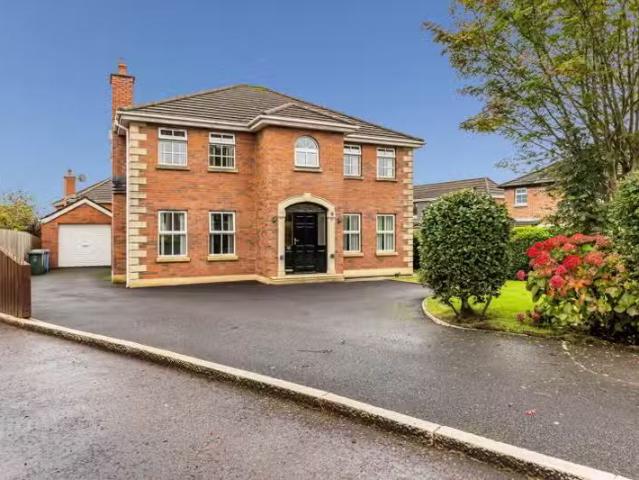 16 Magheralave Manor