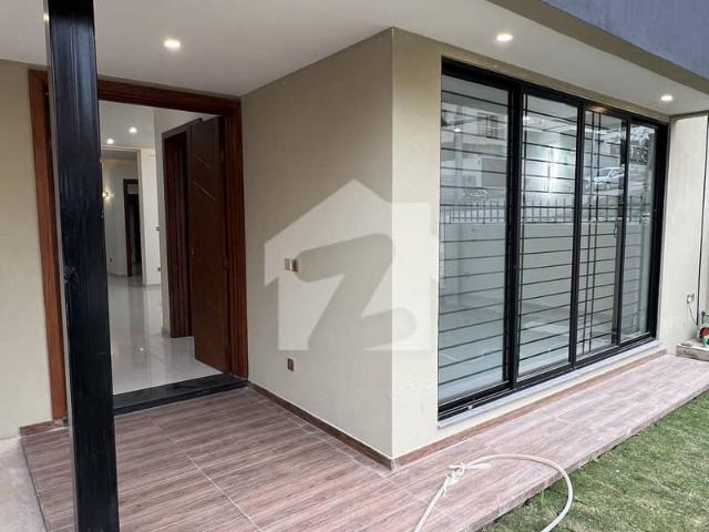 16 marla brand new modern house | double unit for sale in block e with prime location