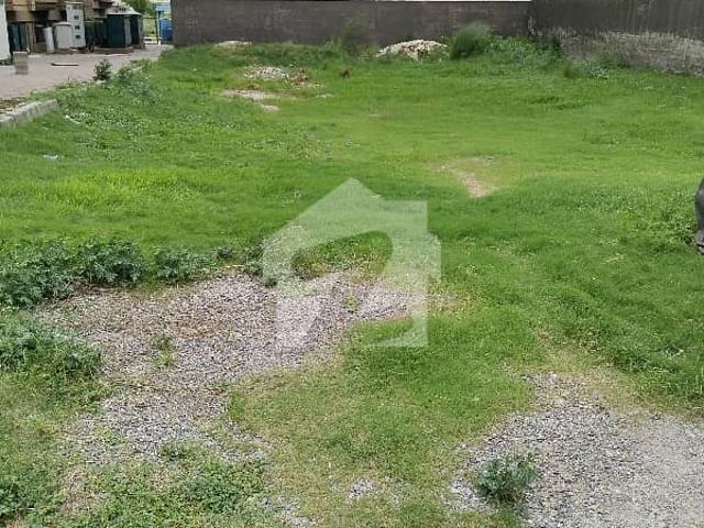 16 Marla Residential Corner Plot For Grabs In E 11