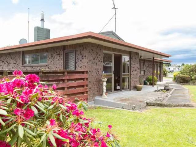 16 Mathew Street, Dannevirke, Tararua