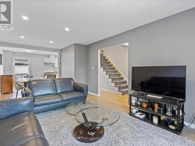 16 Patience Lane, Ajax, ON, L1S 3E4 townhouse for sale | Listing ID E12315 | Royal LePage