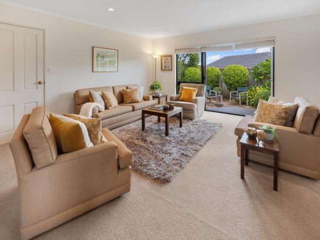 16 Peretao Rise, The Gardens, Manukau City