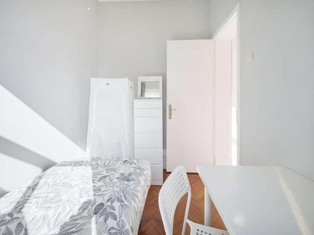 16 quarto, lisbon lisbon 1050 154 100218083