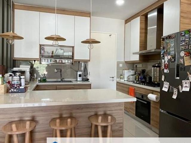 16 Quartz Melawati Condominium