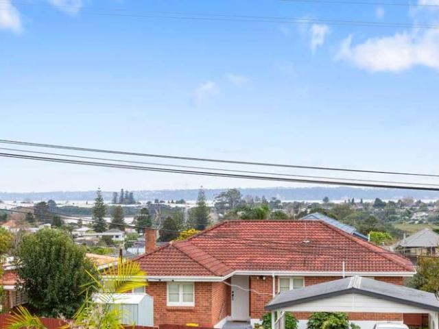 1/6 Riverview Road, New Lynn, Waitakere City