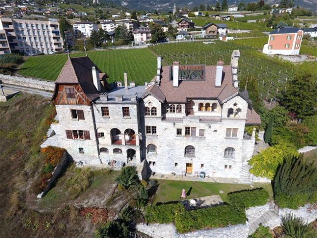 16 Room castle