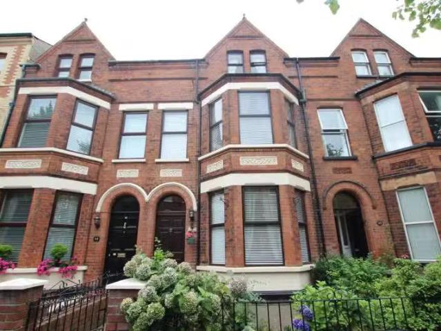 16 Rosemount Gardens