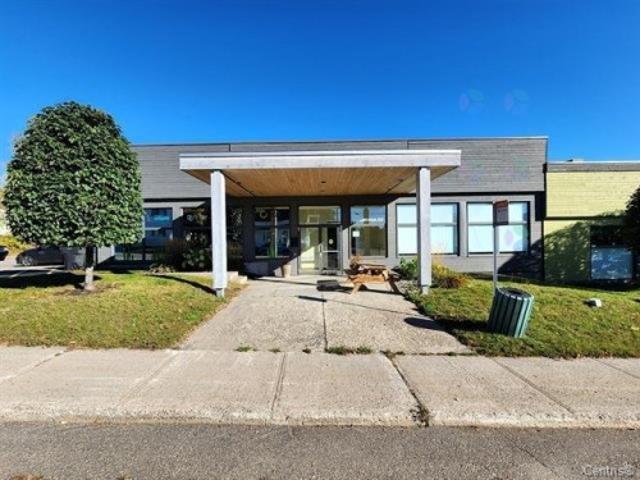 16 Rue St Paul E. Sainte Agathe Des Monts, QC, J8C 2K3 commercial for lease | Listing ID 26360 | Royal LePage