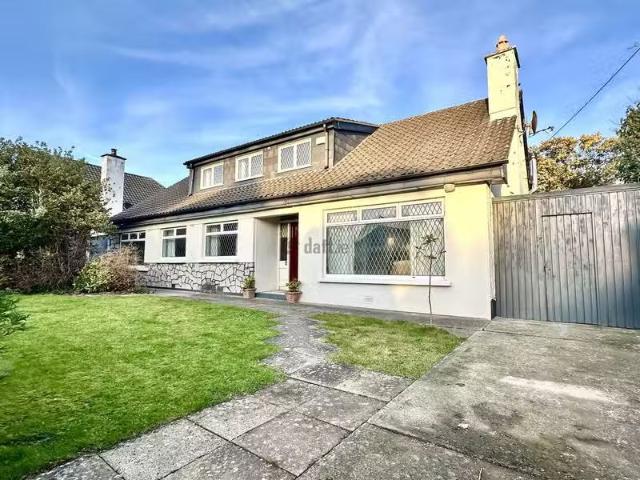16 Shrewsbury Lawn, Cabinteely, Dublin 18 is for rent