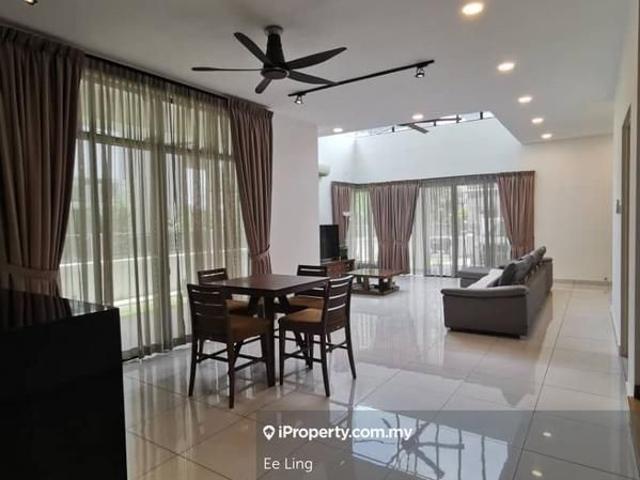 16 SIERRA AKIRA, 16 Sierra, Puchong