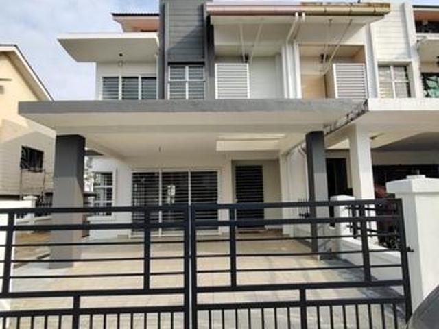 16 Sierra Dalpinia 2 storey endlot unit good condition unit