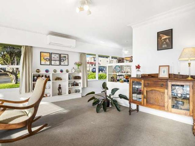 1/6 Stone Street, Hauraki, North Shore City