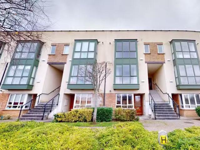 16 Stationcourt Park, Coolmine, Dublin 15, D15FR50 is for sale