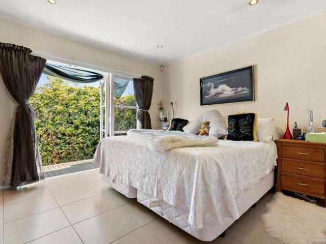 16 Stanton Terrace, Lynfield, Auckland City