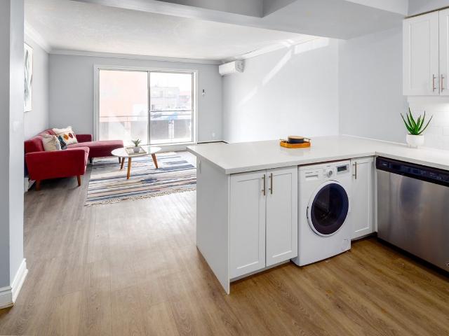 16 Summit Avenue 1 Bedroom Apartment for Rent at 16 Summit Ave, Hamilton, ON L8V 2R8 East Hamilton