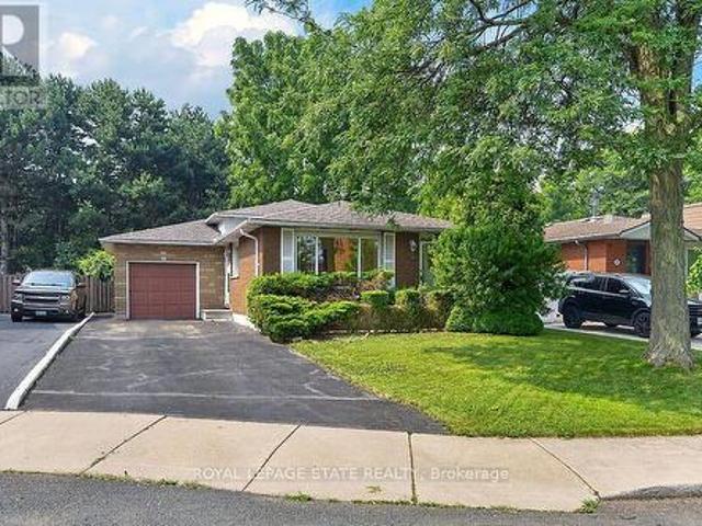 16 Sunshine Court, Hamilton, ON, L9C 2L5 house for sale | Listing ID X13586 | Royal LePage