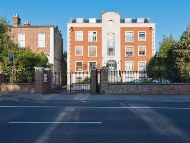 16 Sycamore Court, 75 Rathgar Road, Rathgar, Dublin 6 is for r.