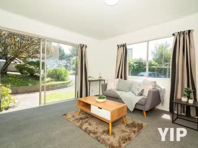 16A Glen Alton Avenue, Paparangi, Wellington City