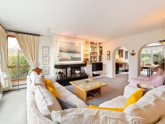 16A Woodlands Park, Blackrock, Co Dublin, A94HF96 is for sale