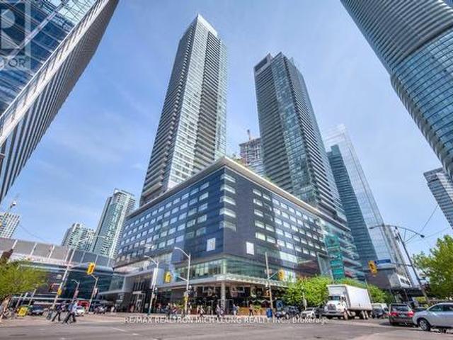 1704 55 Bremner Boulevard, Toronto, ON, M5J 0A6 condo for sale | Listing ID C12135 | Royal LePage