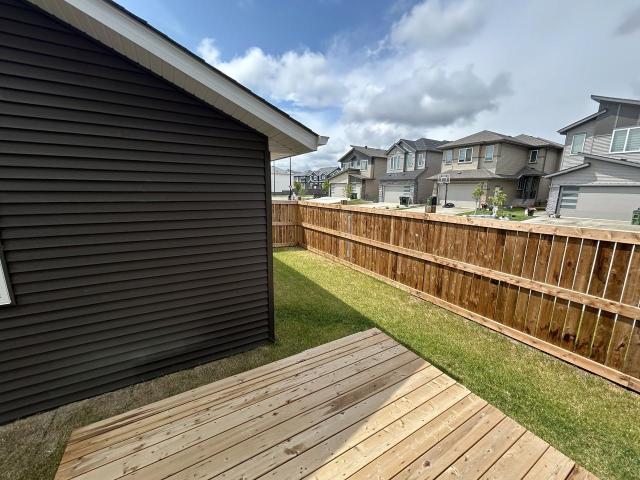 17068 47 Street, Down, Edmonton, Alberta, Canada, T5Y 6M1 1 Bedroom Apartment for Rent at 17068 47 St Nw, Edmonton, AB T5Y 3A6