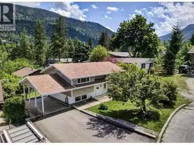 1708 Slocan Crescent, Nelson, BC, V1L 5V6 house for sale Li.