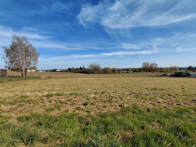 1700m2 Terrain constructible plat au calme