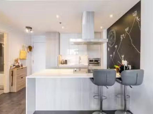 1703 1211 Rue Drummond, Montréal Ville Marie, QC, H3G 0B6.