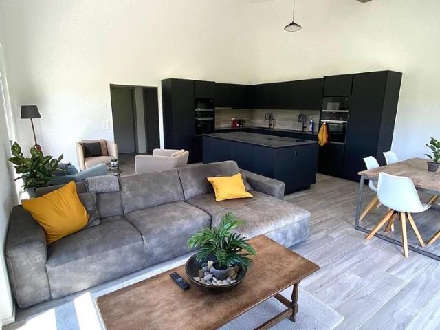 170 m²