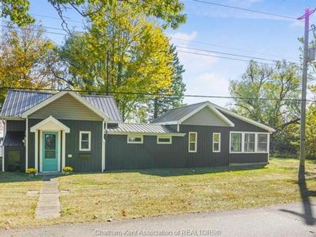 17178 Lakeshore Road, Rondeau Park, ON, N0P 1X0 house for sale | Listing ID 26016 | Royal LePage