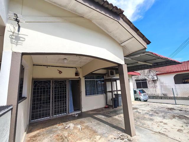 1711sqft Melaka Taman Saujana Indah 1Storey Corner House Bukit Katil
