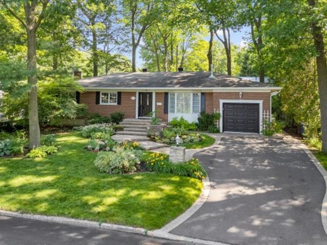 1720 Rue Edgewood, Saint Bruno De Montarville, QC, J3V 4N9 house for sale | Listing ID 27021 | Royal LePage