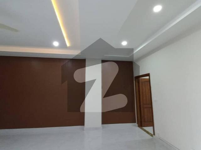 1720 Square Feet Flat In Bahria Town Phase 7 Is Available For Rent