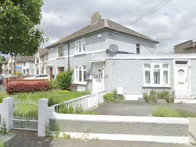 172, Benmadigan Road, Drimnagh, Dublin 12 is for rent
