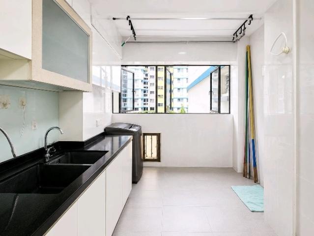 172 Gangsa Road HDB Apartment For Sale, $920,000, 5 Bed 2 Bath 1,302 sqft $707.00 psf