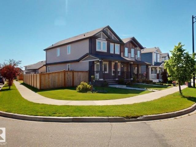 1735 Street, Edmonton, AB, T5Y 3W1 house for sale | Listing ID E4498 | Royal LePage
