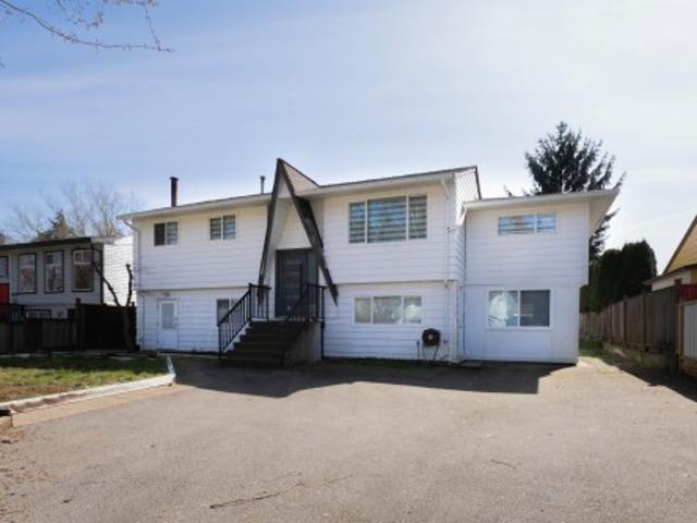 1739 A Avenue, Surrey, BC, V3S 5J1 house for sale | Listing ID R3151 | Royal LePage