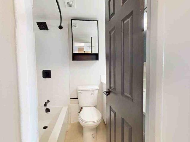 173 Cooper 1 Bedroom Apartment for Rent at 173 Cooper St, Ottawa, ON K2P 0E9 Centretown
