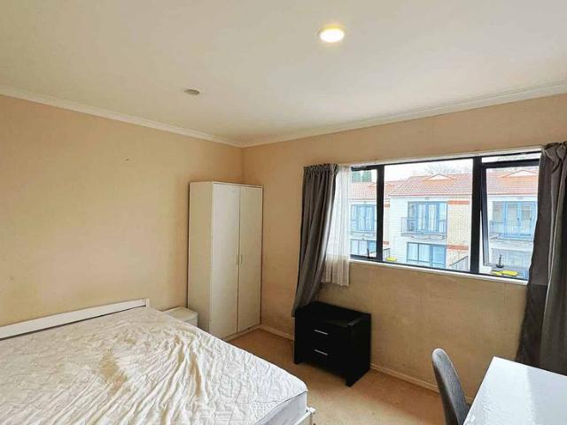 17/3 Ambrico Place, New Lynn