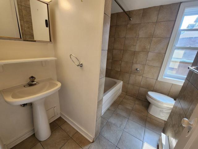 173 Florence Studio Apartment for Rent at 173 Florence St, Ottawa, ON K1R 5N3 Centretown