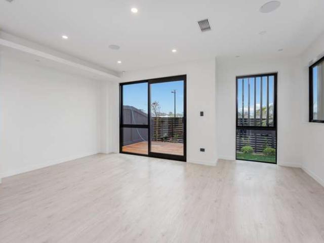 1/73 Te Taruna Drive, Milldale, Rodney