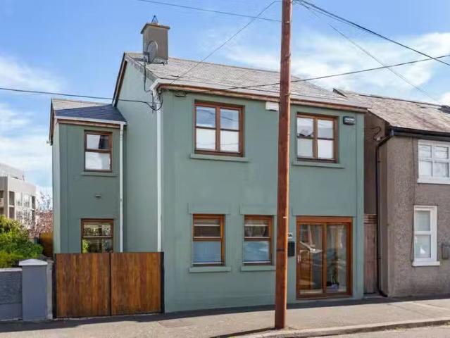 173A Foxrock Close, Foxrock, Dublin 18, D18T2X8 is for sale
