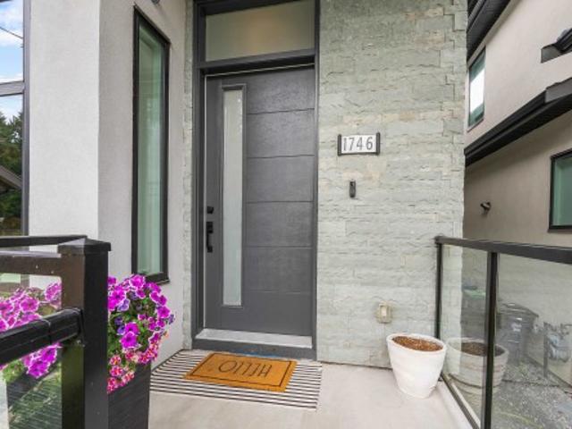 1746 Th Street, Surrey, BC, V4A 4G9 house for sale | Listing ID R3021 | Royal LePage
