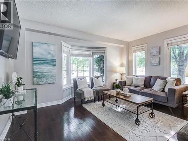 1749 Creek Way, Burlington, ON, L7L 7E1 house for sale | Listing ID 40837 | Royal LePage