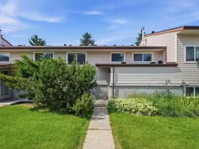 1749 Lakewood Road Nw, Edmonton, AB, T6K 3B8 townhouse for s.