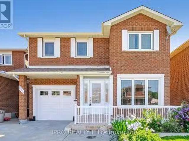 174 Cabernet Circle, Toronto, ON, M9V 4Y8 house for sale Li.