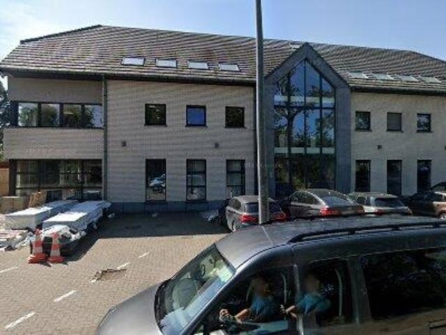 174 m2 office space for rent in Londerzeel