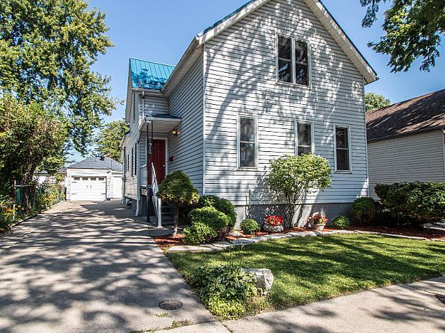 174 Mckay Ave, Windsor On
